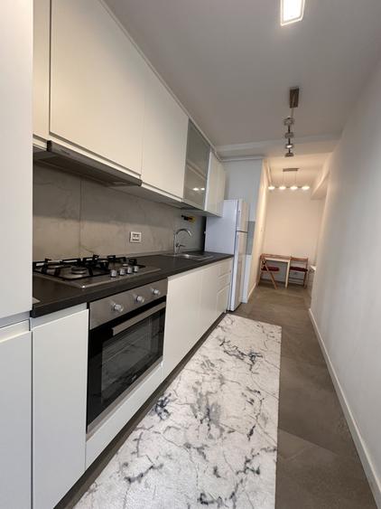 Apartament cu 2 camere semidecomandat, mobilat în Băneasa