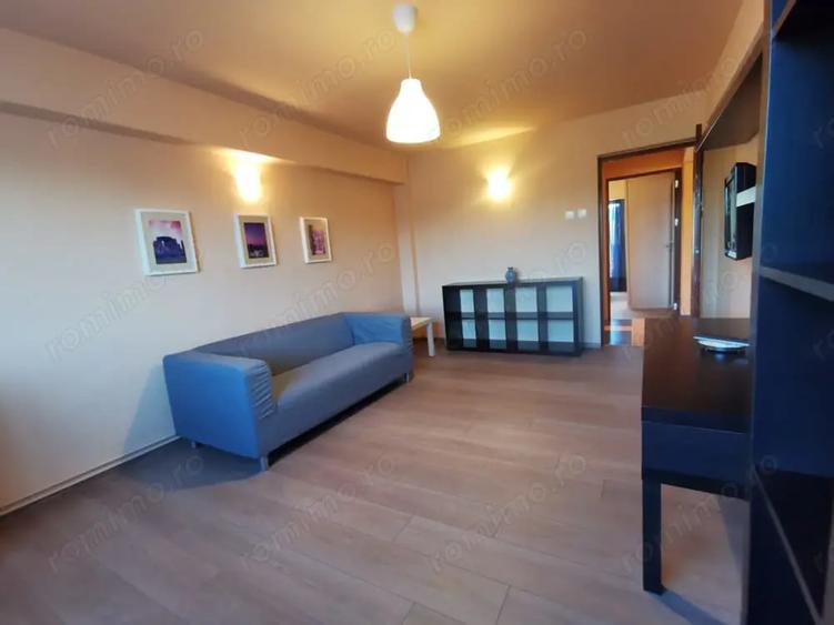 Apartament cu 3 camere decomandat în Micro IV