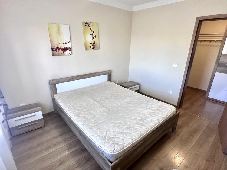 Apartament cu 3 camere decomandat, mobilat în Cetate