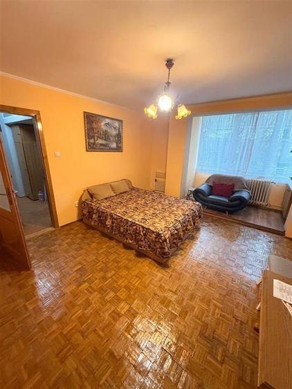 Apartament cu 2 camere semidecomandat în Decebal