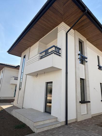 Casă individuală cu 5 camere cu Canalizare în Corbeanca