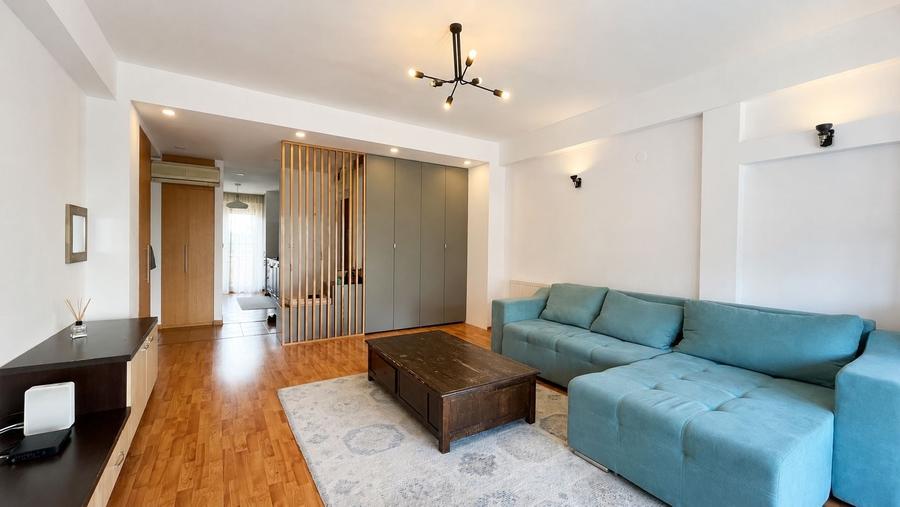 Apartament cu 3 camere decomandat, mobilat în Aradului