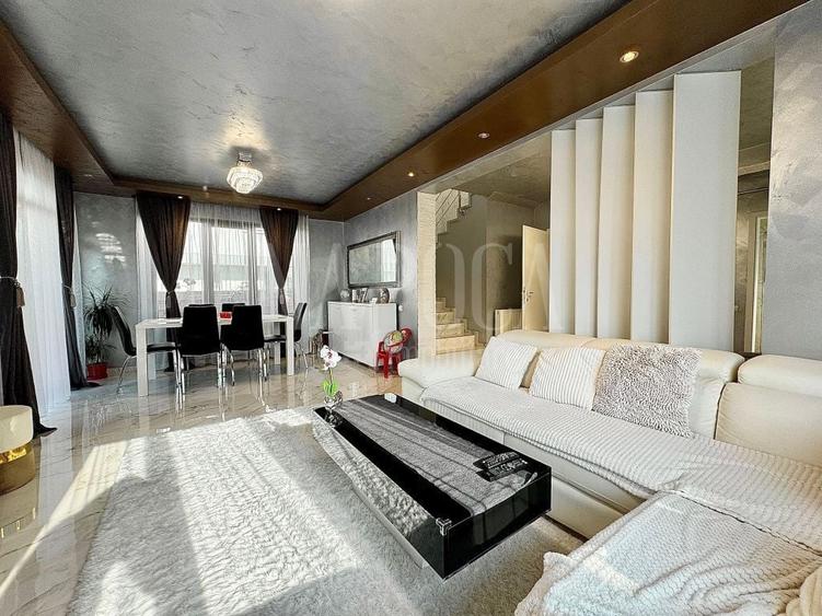 Duplex cu 4 camere cu Canalizare în Florești