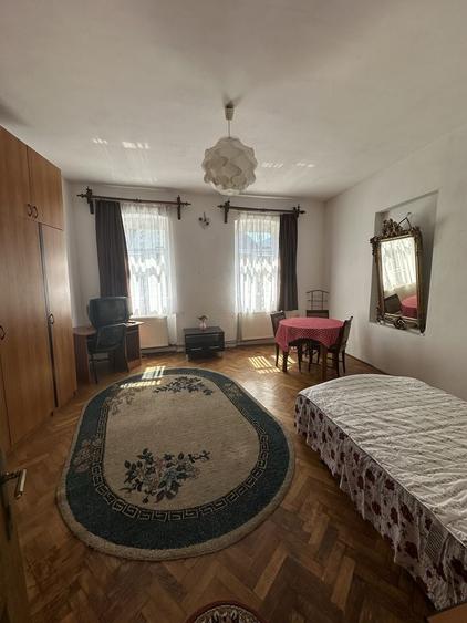 Garsonieră decomandată în Schei