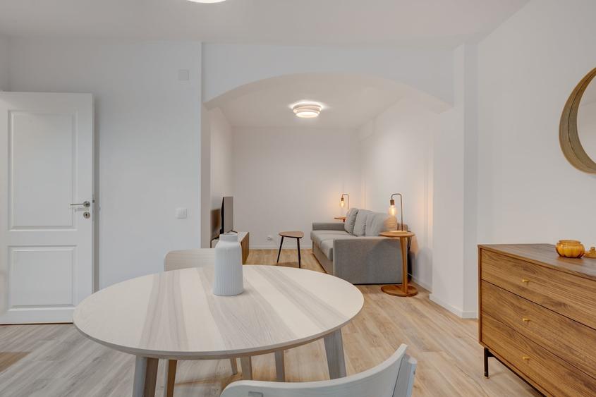 Apartament cu 2 camere decomandat în Sala Palatului