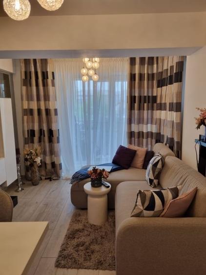 Apartament cu 2 camere decomandat, mobilat în Central