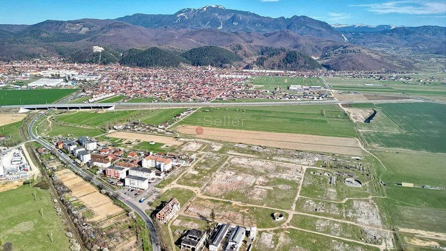 Teren Construcții intravilan de 185299 mp, în Central