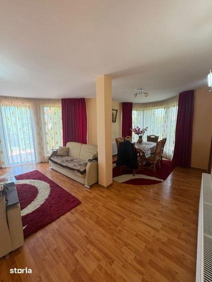 Casă cu 6 camere cu Teren 2000 Mp în Mocira