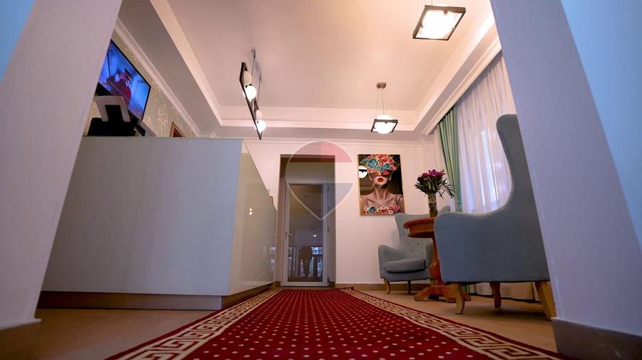 Casă individuală cu 12 camere cu Teren 212 Mp în Calea Călărașilor