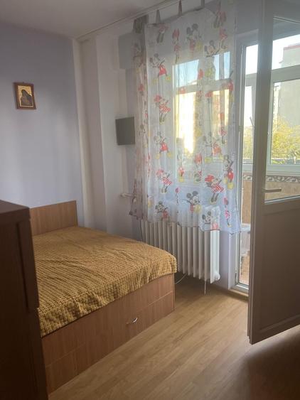 Apartament cu 2 camere semidecomandat în Berceni