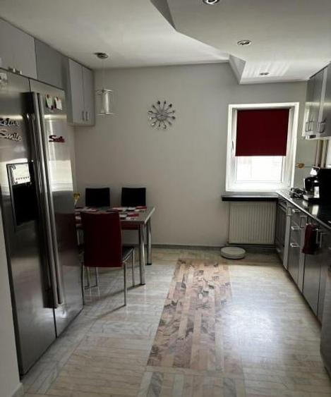 Apartament cu 4 camere decomandat, mobilat în 13 Septembrie