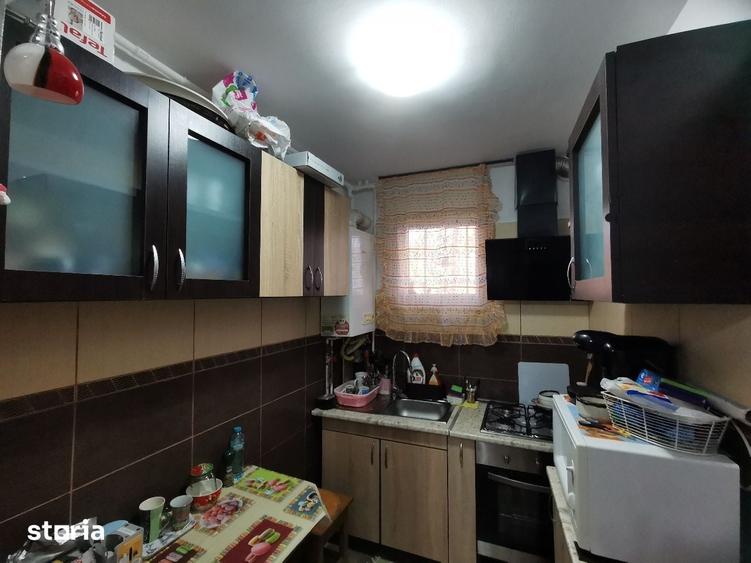 Apartament cu 3 camere semidecomandat în Tudorul Vechi