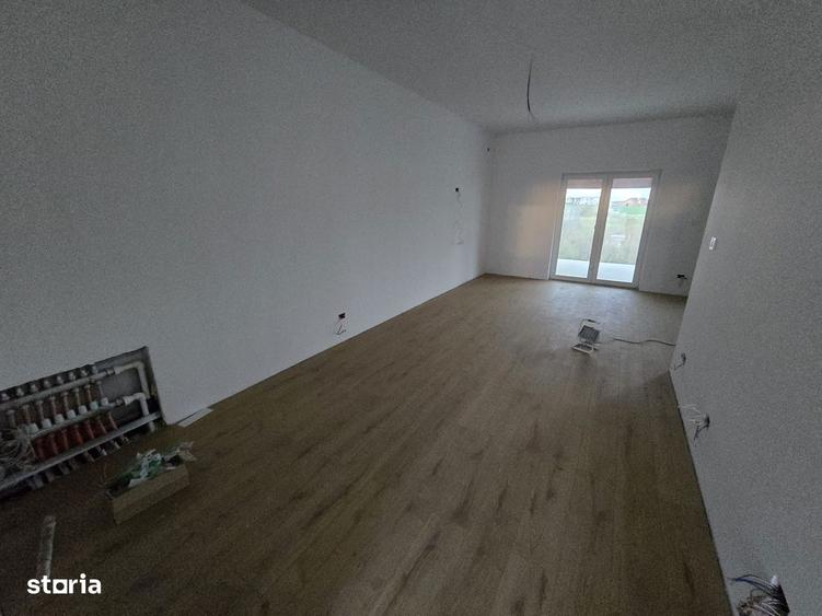 Casă cu 3 camere cu Teren 330 Mp în Moșnița Nouă