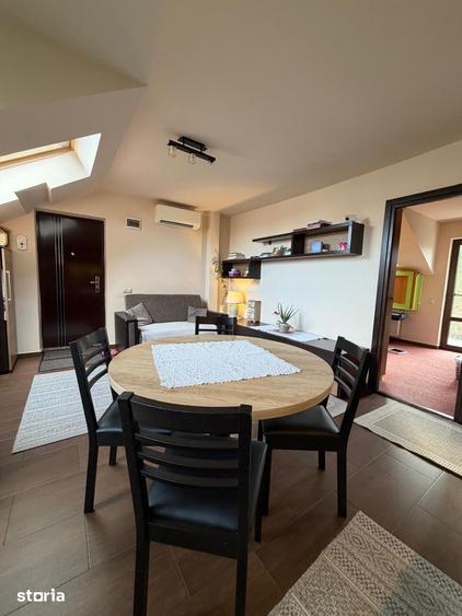 Apartament cu 3 camere decomandat în Borhanci