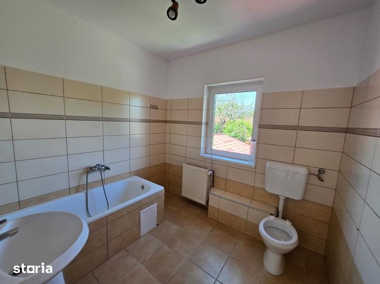 Casă cu 8 camere cu Teren 500 Mp în Elisabetin