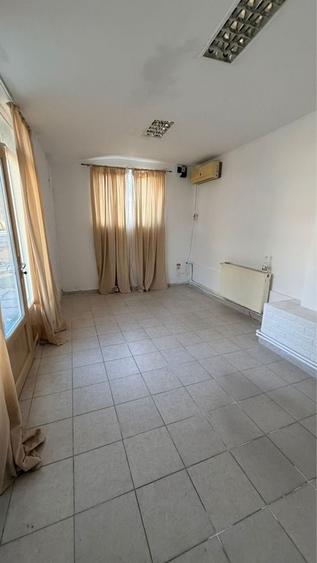Spațiu comercial, de 20 mp, în Central