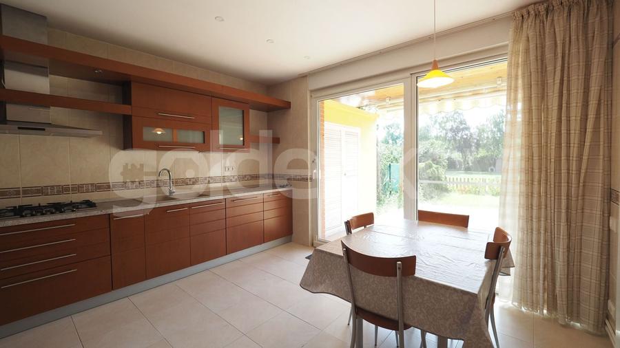 Duplex cu 6 camere cu Piscina în Iancu Nicolae