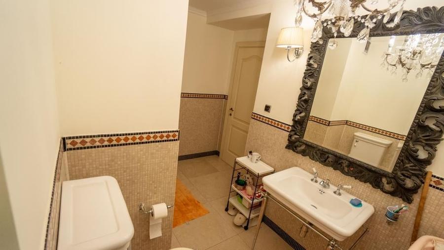 Apartament cu 4 camere decomandat în Clăbucet