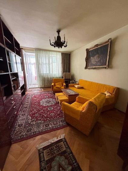 Apartament cu 2 camere decomandat în Cornișa