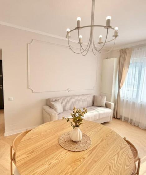 Apartament cu 3 camere decomandat în Florești — fotografia 1