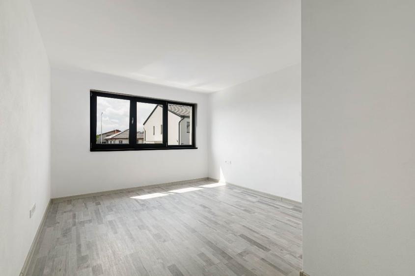 Duplex cu 3 camere cu Teren 200 Mp în Sânpetru