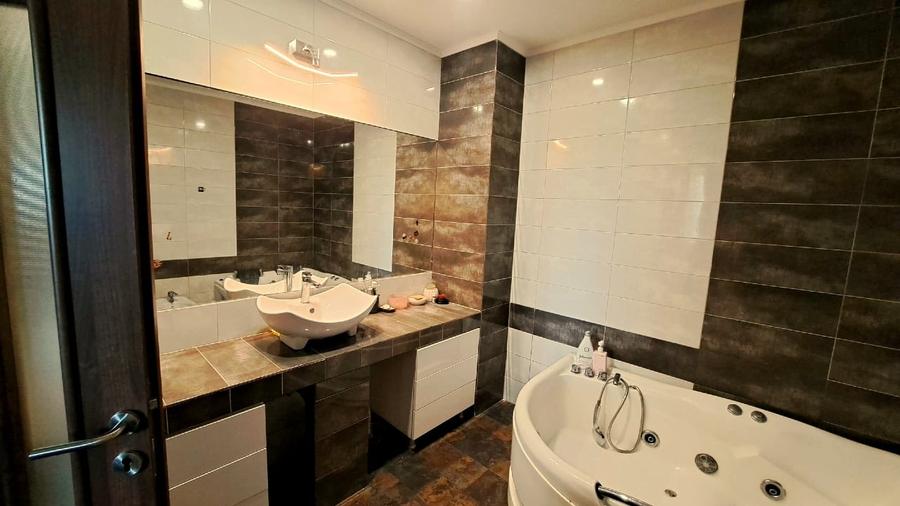 Apartament cu 3 camere decomandat, mobilat în Dallas