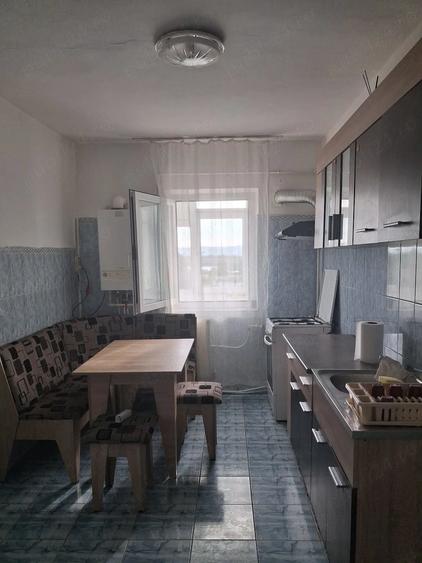 Apartament cu 3 camere decomandat în Milcov