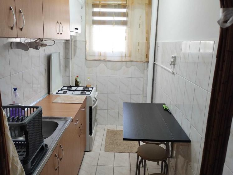 Apartament cu 2 camere decomandat în Berceni