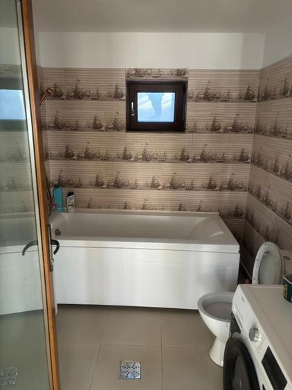 Casă individuală cu 5 camere cu Canalizare în Central