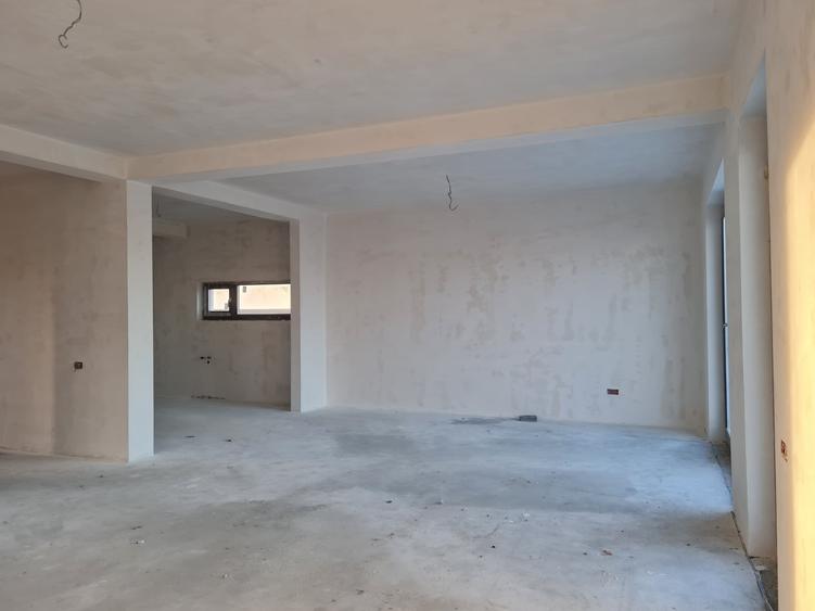 Casă individuală cu 5 camere cu Canalizare în Corbeanca