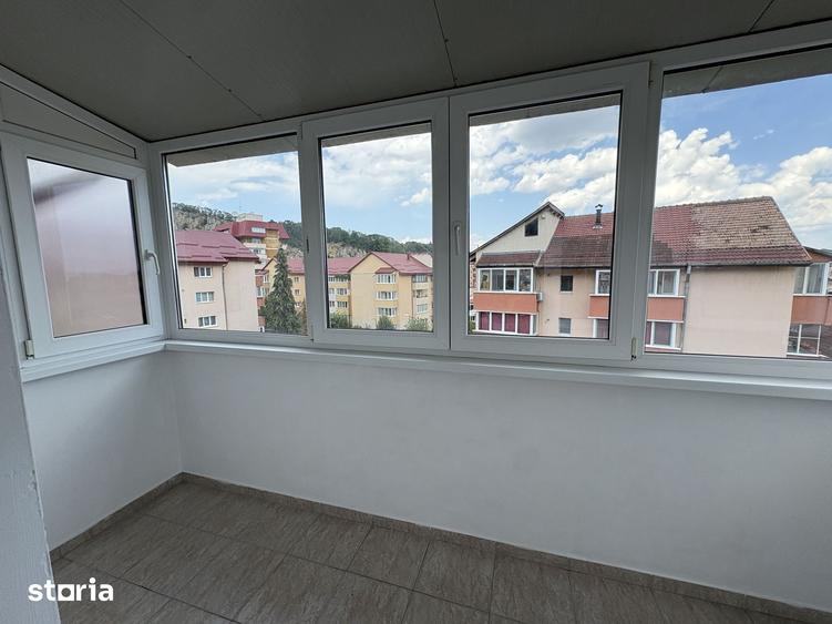 Apartament cu 3 camere decomandat în Valea Cetății