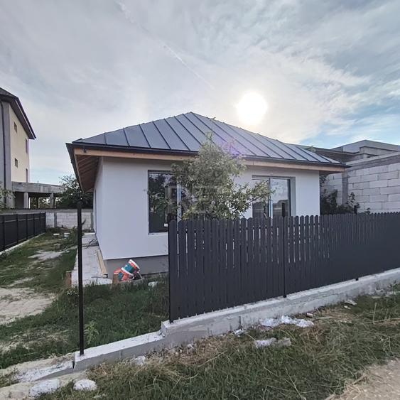 Casă individuală cu 3 camere cu Canalizare în Clinceni