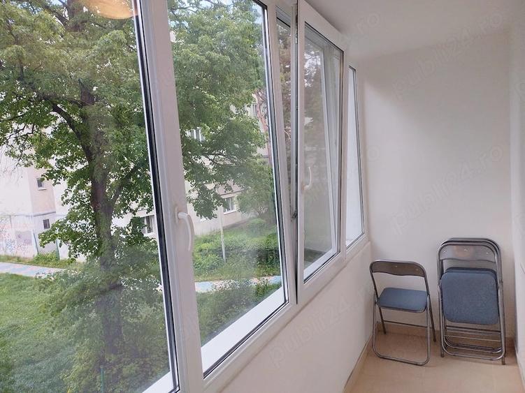 Apartament cu 3 camere decomandat în Exterior Vest