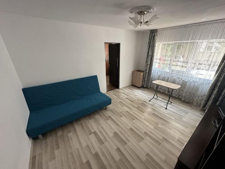 Apartament cu 2 camere în Uiești