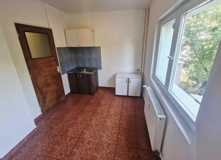 Garsonieră decomandată, mobilată în 13 Septembrie