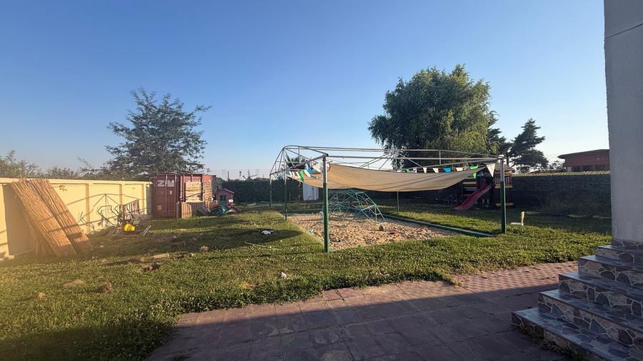 Casă individuală cu 11 camere cu Teren 1300 Mp în Pipera