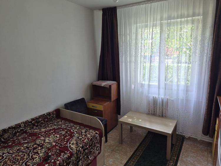 Garsonieră decomandată în Astra