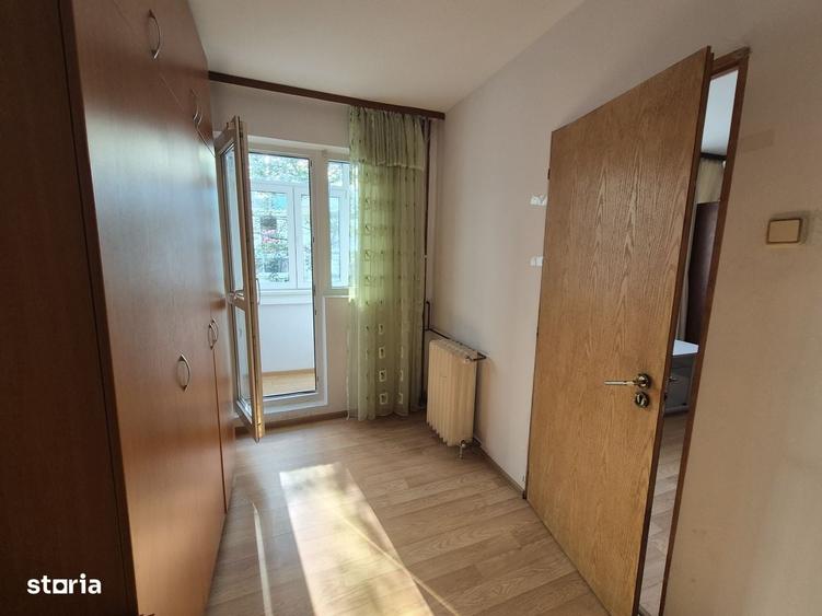Apartament cu 3 camere nedecomandat în Malu Roșu