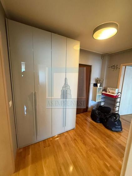 Apartament cu 2 camere decomandat în Tractorul