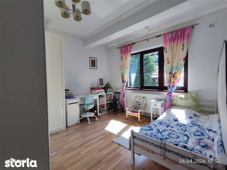 Casă cu 5 camere cu Teren 300 Mp în Mogoșoaia