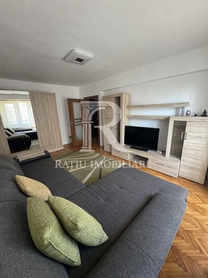 Apartament cu 2 camere decomandat, mobilat în Decebal