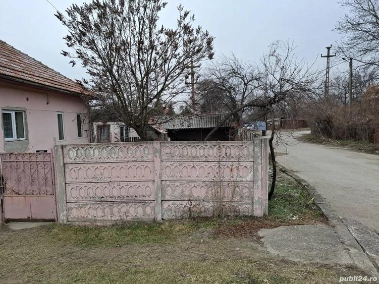Casă cu 2 camere în Baru
