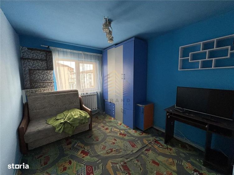 Apartament cu 3 camere decomandat în Ciupercenii Noi