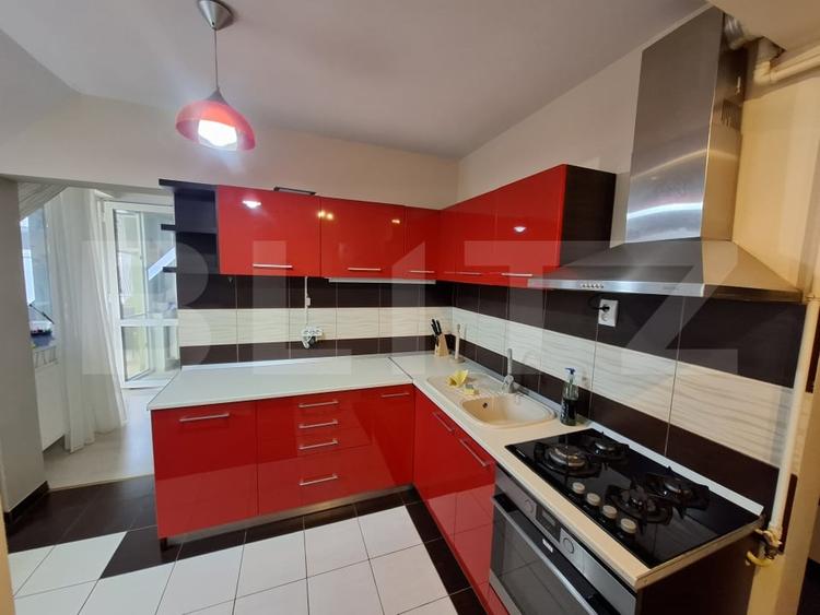 Apartament cu 3 camere semidecomandat, mobilat în Micro 16