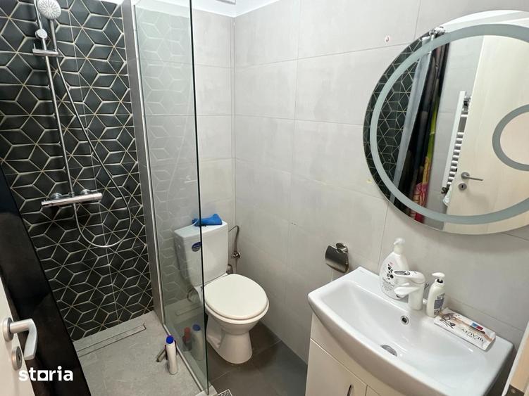 Apartament cu 3 camere decomandat în Dobroești