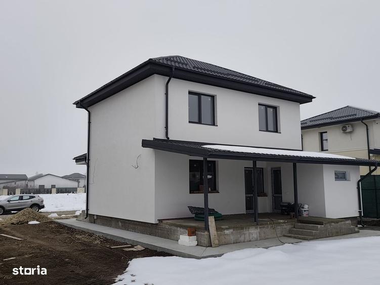 Casă cu 4 camere cu Teren 560 Mp în Gulia