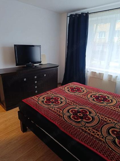 Apartament cu 3 camere semidecomandat în Decebal