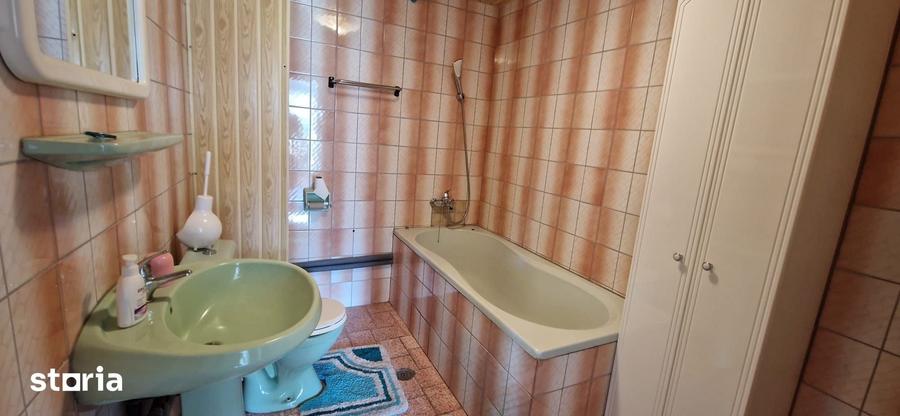 Casă cu 10 camere cu Teren 1715 Mp în Fălticeni