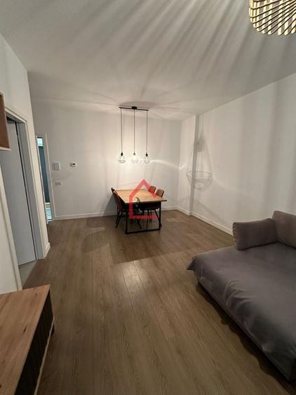 Apartament cu 2 camere semidecomandat, mobilat în Baza 3