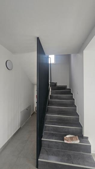 Duplex cu 4 camere cu Canalizare în Nord